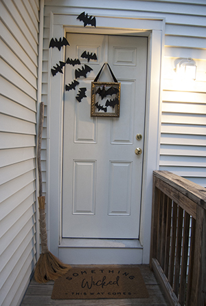 Goodwill Of Tulsa Thrifty Halloween Door Decor